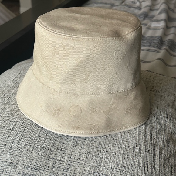 Louis Vuitton reversible bucket hat - Picture 7 of 7